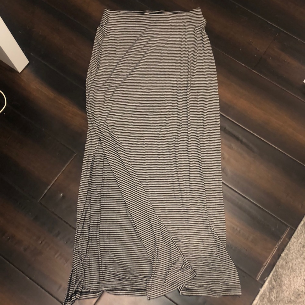 Flowy long skirt